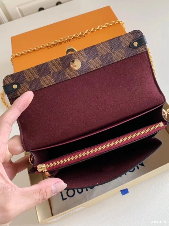 WIS LOUIS WALLET VUITTON CHAIN VAVIN 0121